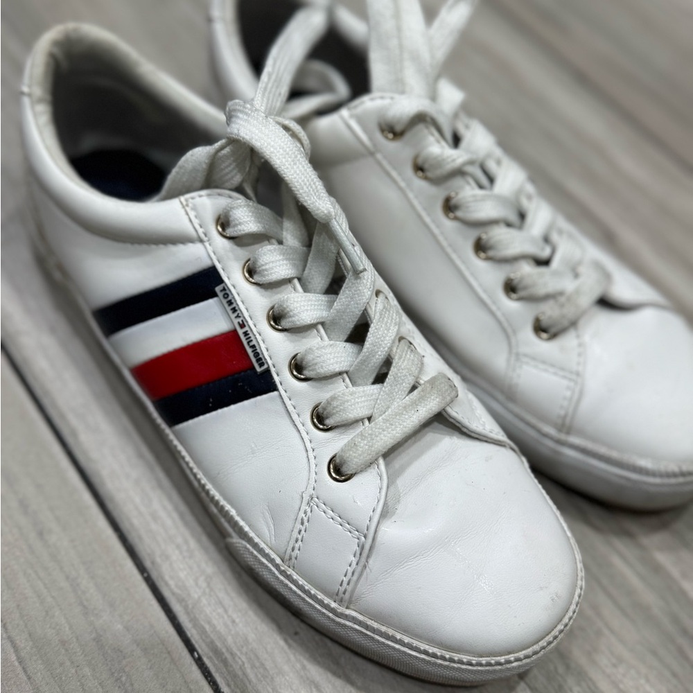 Tommy Hilfiger White Sneakers with Navy and Red Accents